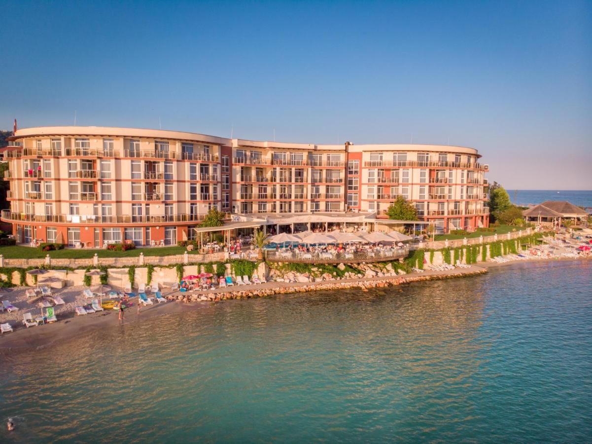 Royal Bay Resort Baltsjik Buitenkant foto