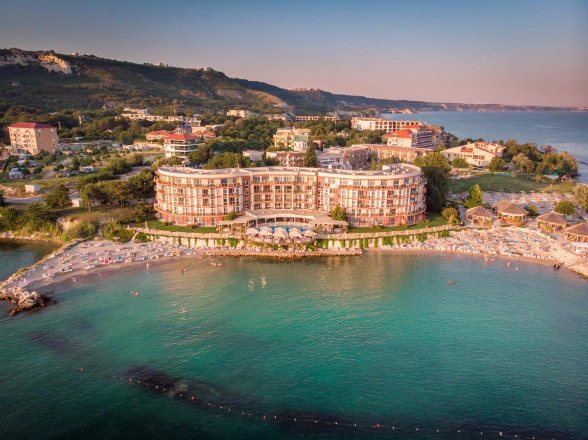 Royal Bay Resort Baltsjik Buitenkant foto