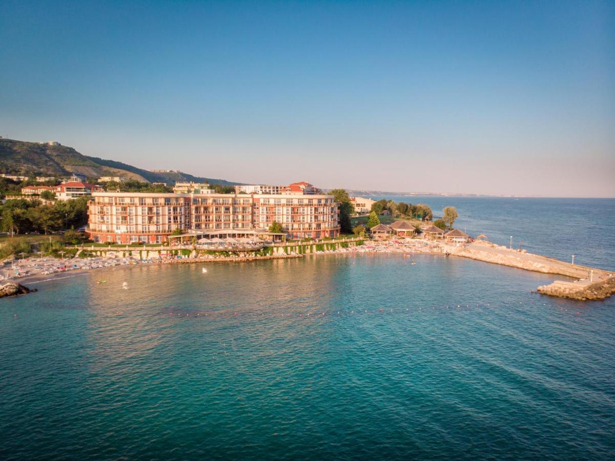 Royal Bay Resort Baltsjik Buitenkant foto