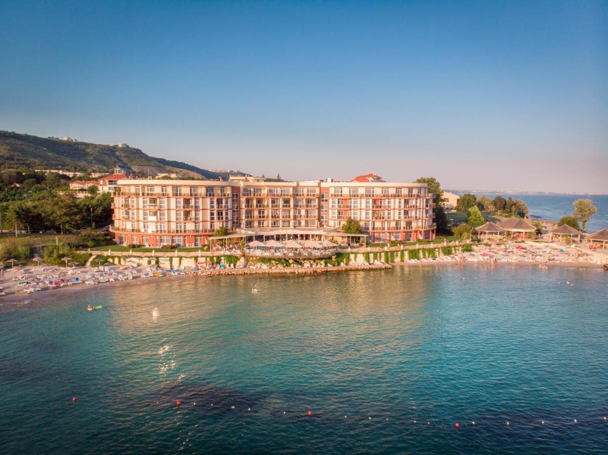 Royal Bay Resort Baltsjik Buitenkant foto